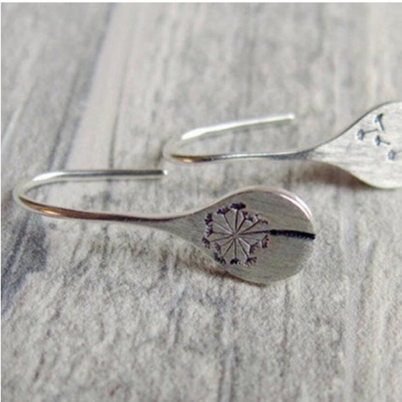 🔥NWT‼️ Boho Silver Dandelion Water Drop Earrings - Picture 3 of 4